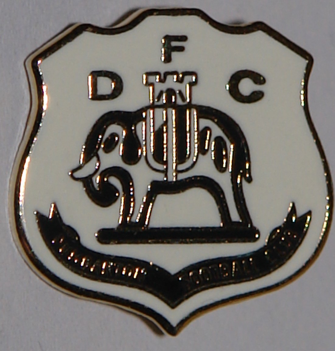 Dumbarton club badge no 110 – Scottish Football Memorabilia